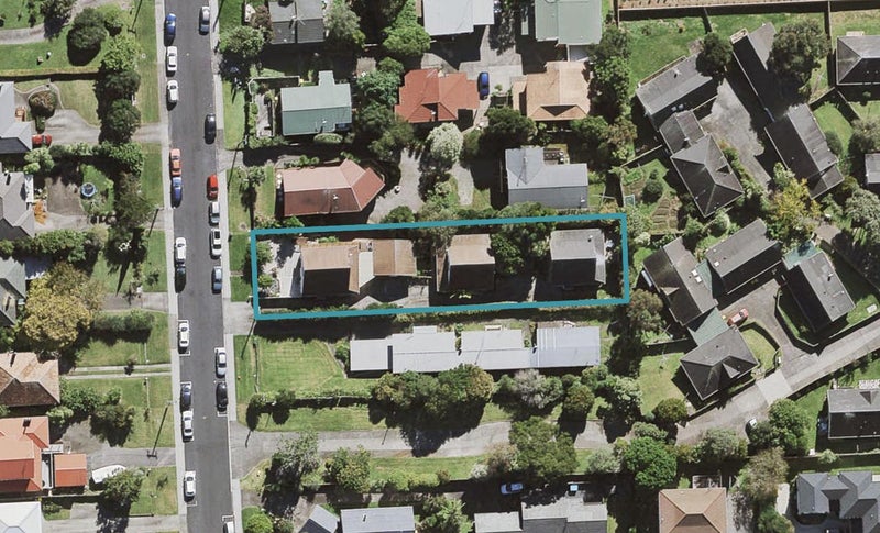 1/13 Aorangi Place, Birkenhead, Auckland - Carousel 1