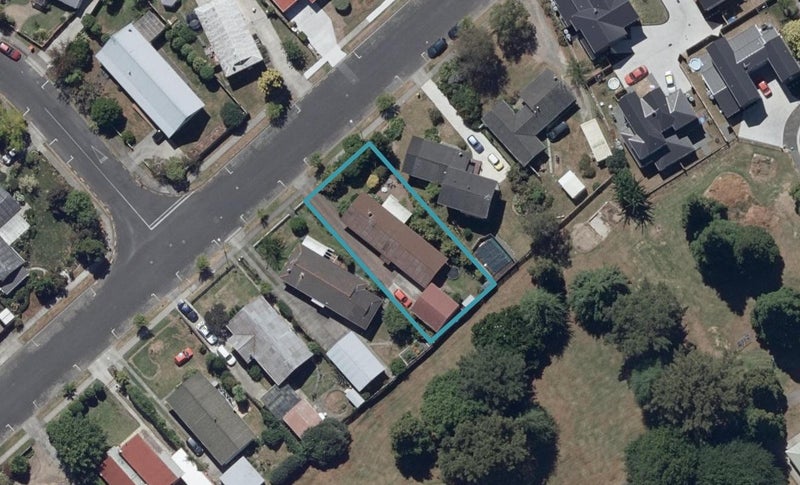 15 Hibiscus Avenue, Hamilton Lake, Hamilton - Carousel 1