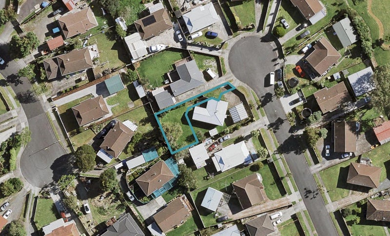 8D Balwyn Place, Clendon Park, Auckland - Carousel 1