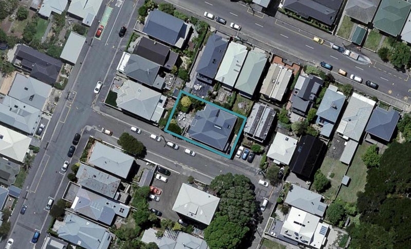 3 Scarborough Terrace, Mount Victoria, Wellington - Carousel 1