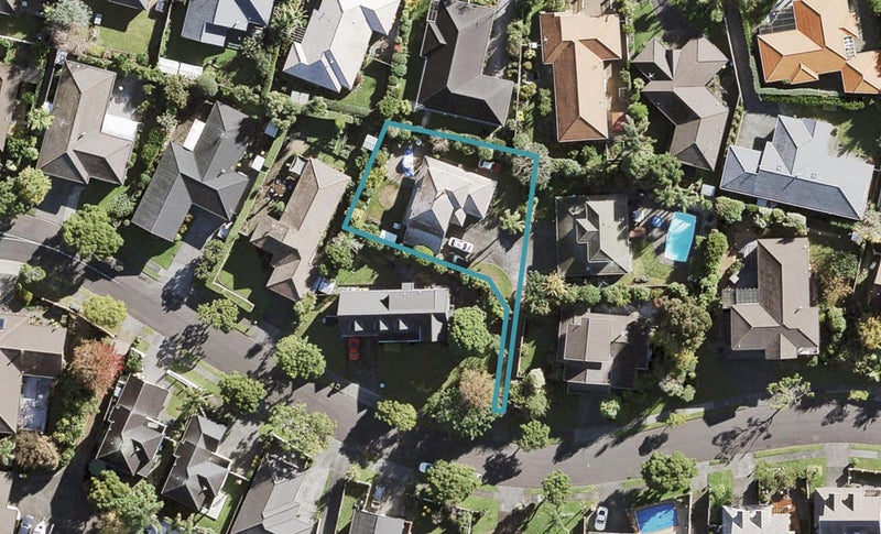 11 Glucina Avenue, West Harbour, Auckland - Carousel 1