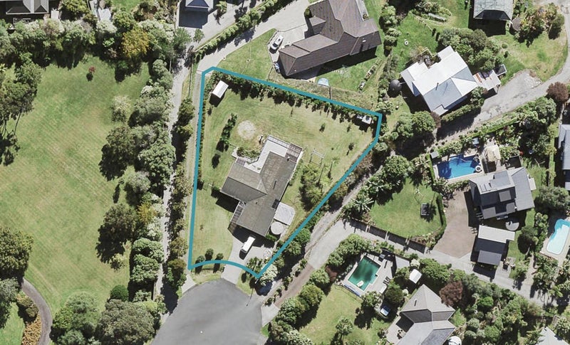 12 Olwyn Place, Greenhithe, Auckland - Carousel 1