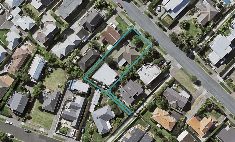 17 Rautara Street, Orakei, Auckland - Carousel 1