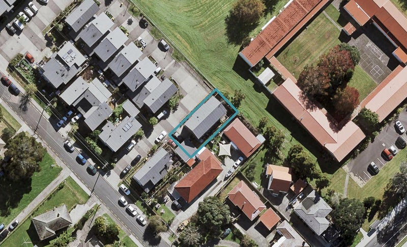 92 Tonar Street, Northcote, Auckland - Carousel 1