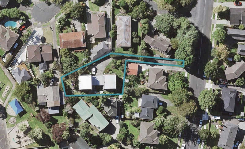1/17 Mirrabooka Avenue, Botany Downs, Auckland - Carousel 1