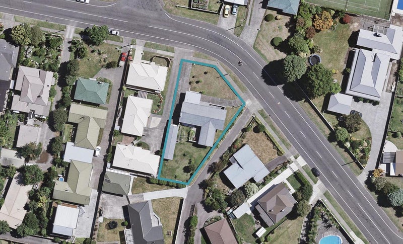 36 Neeve Road, Taradale, Napier - Carousel 1