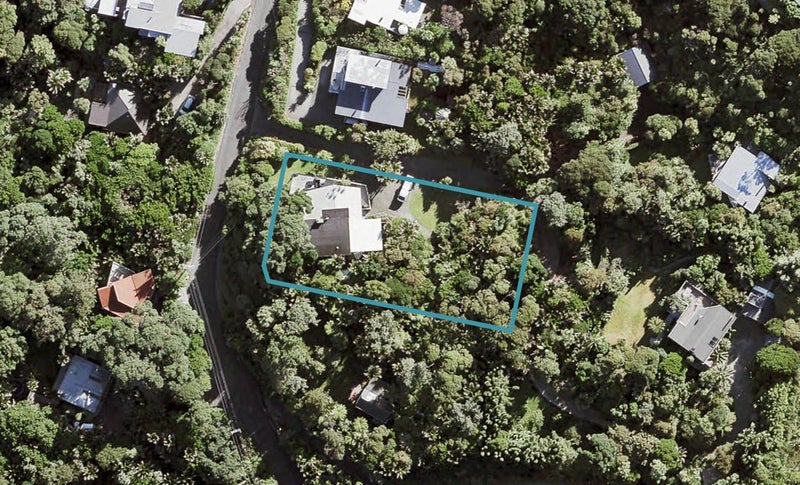 62 Rayner Road, Piha - Carousel 1