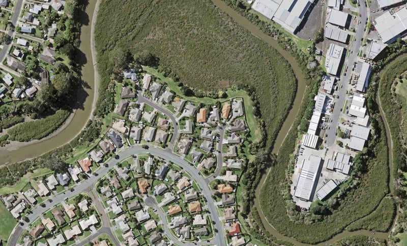 8 Corfield Way, Burswood, Auckland - Carousel 1