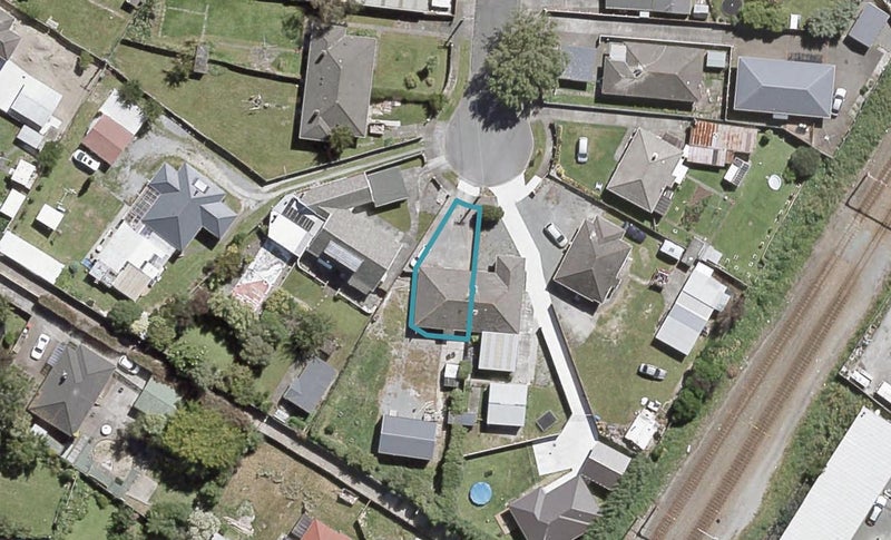 6 Johnston Grove, Taita, Lower Hutt - Carousel 1