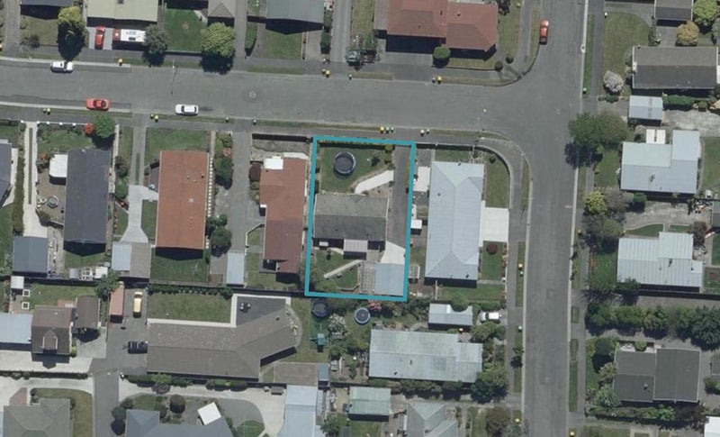 3 Beeston Place, Redwood, Christchurch - Carousel 1