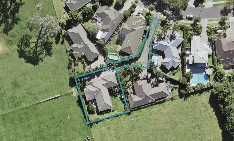 34 Te Wharau Drive, Greenhithe, Auckland - Carousel 1