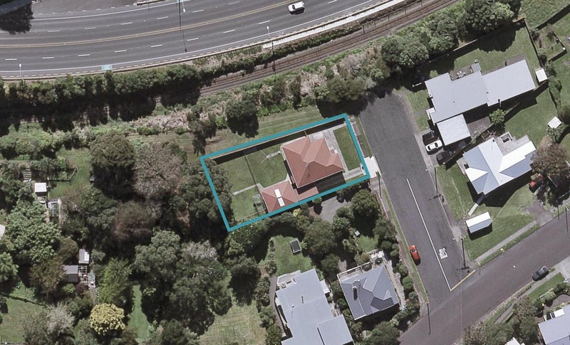 5 Neve Place, Strandon, New Plymouth - Carousel 1