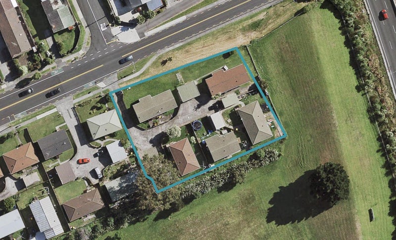 2/81 Alfriston Road, Manurewa East, Auckland - Carousel 1
