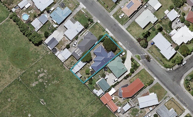 529 Lowe Street, Camberley, Hastings - Carousel 1