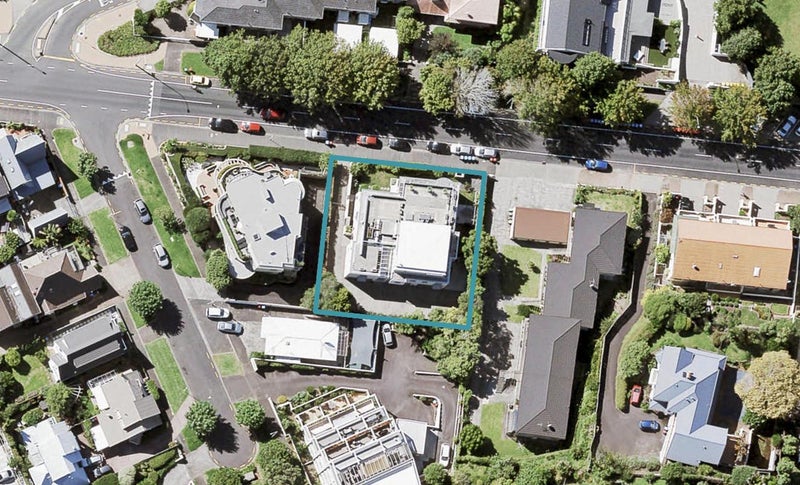 4/15 Vale Road, St Heliers, Auckland - Carousel 1