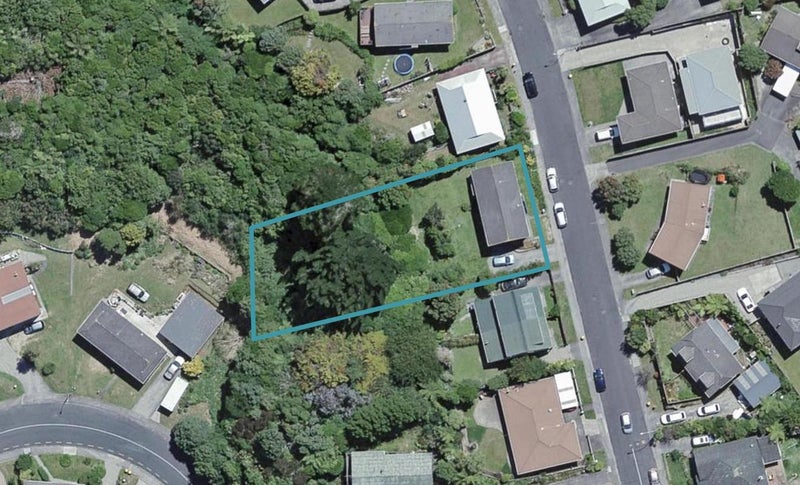 61 Percy Dyett Drive, Karori, Wellington - Carousel 1