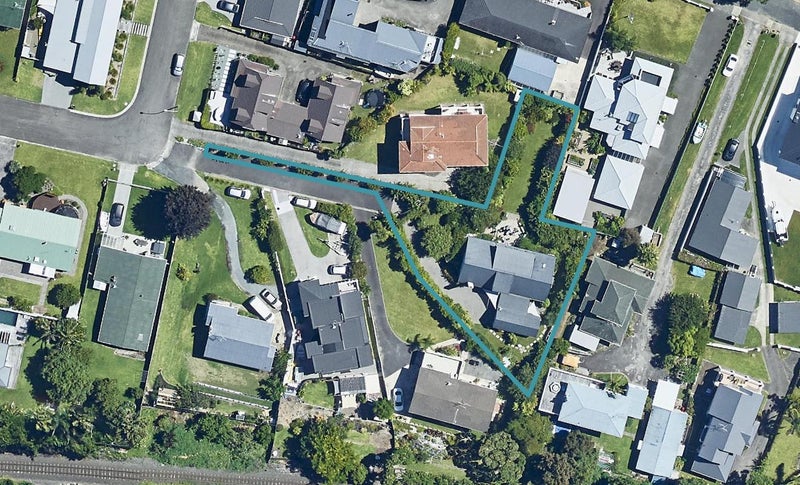 15 Seaway Terrace, Otumoetai, Tauranga - Carousel 1