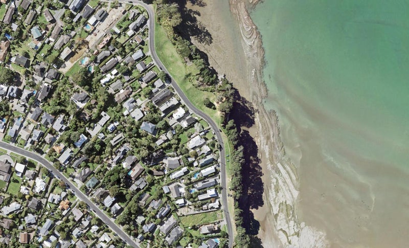 34 Marine Parade, Mellons Bay, Auckland - Carousel 1