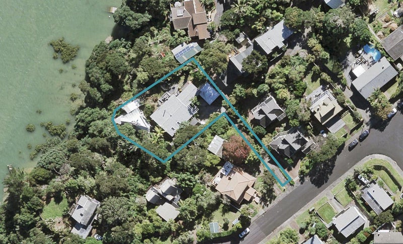 1/32 Oruamo Place, Beach Haven, Auckland - Carousel 1