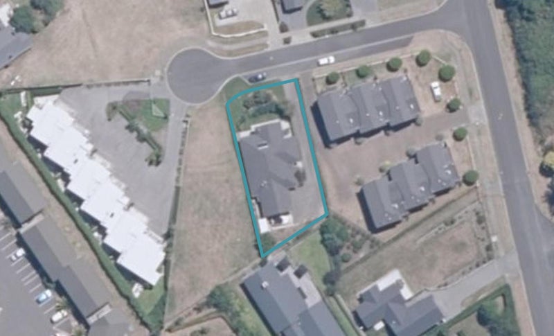 8 The Moorings, Two Mile Bay, Taupo - Carousel 1