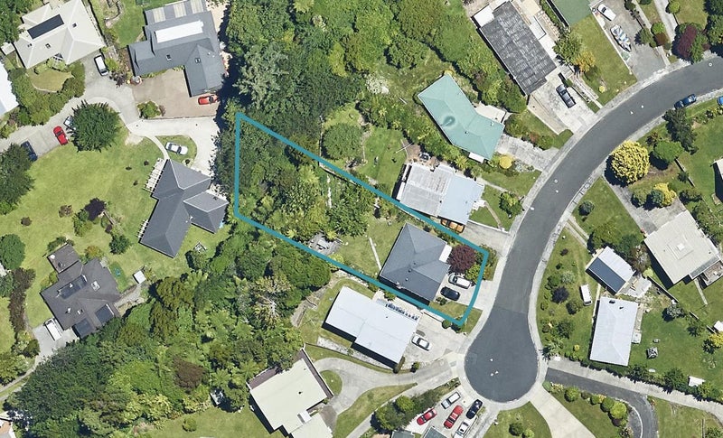 15 Tirita Street, Kawaha Point, Rotorua - Carousel 1