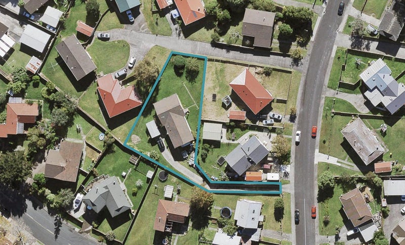 4 Brougham Place, West Harbour, Auckland - Carousel 1