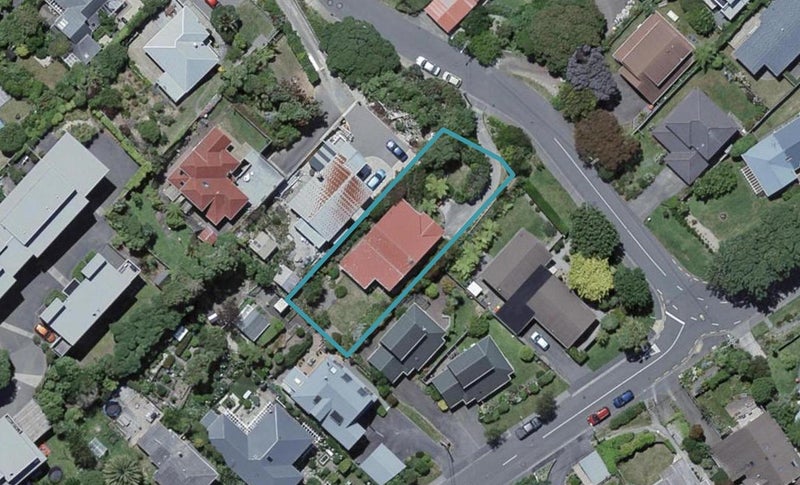 32 Aplin Terrace, Ngaio, Wellington - Carousel 1