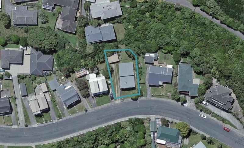 15 Ladbrooke Drive, Newlands, Wellington - Carousel 1