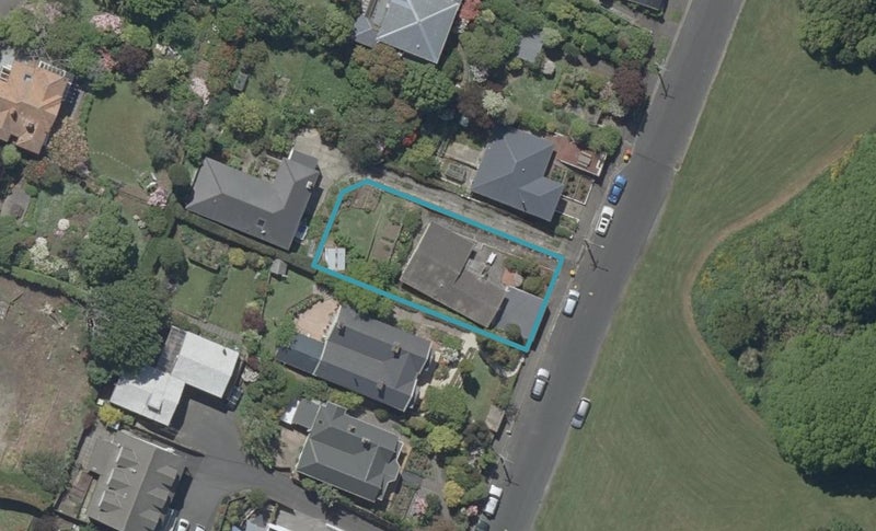 17 Harcourt Street, Belleknowes, Dunedin - Carousel 1