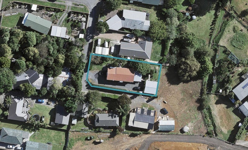 4 Henry Lane, Patumahoe, Pukekohe - Carousel 1