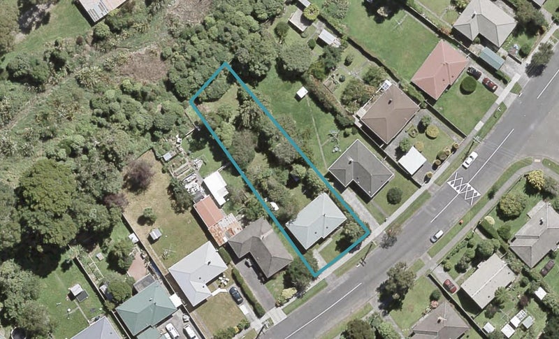 11 Holdsworth Avenue, Trentham, Upper Hutt - Carousel 1