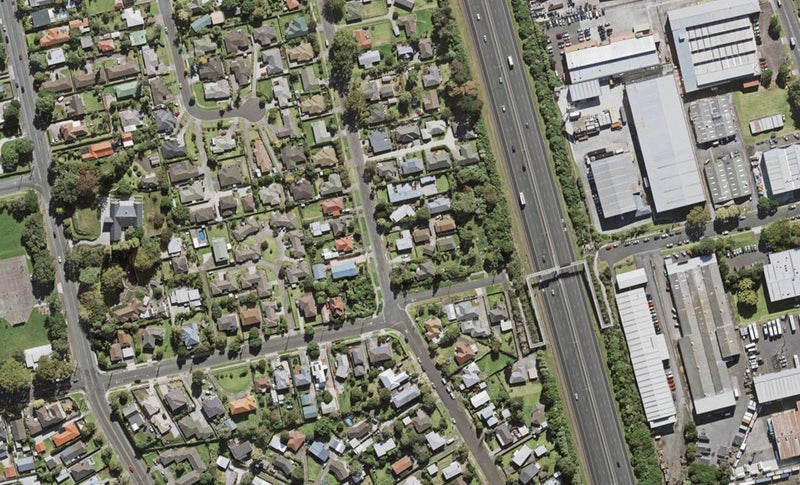 2/68 Crawford Avenue, Mangere Bridge, Auckland - Carousel 1