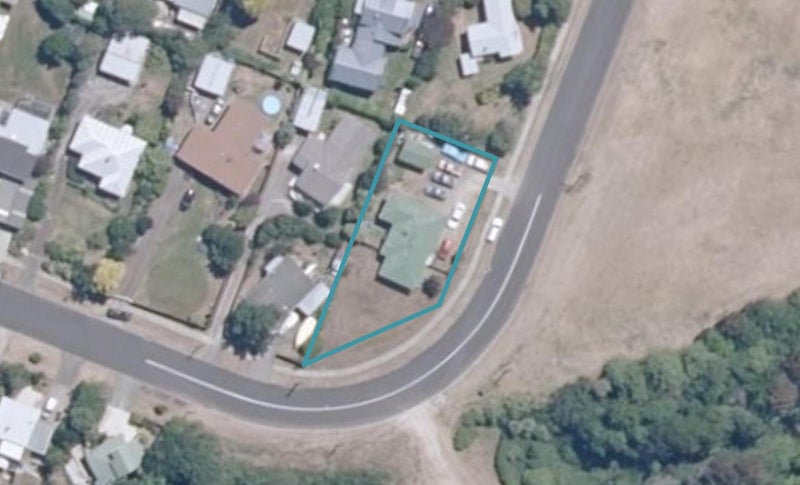18B Titoki Avenue, Waipahihi, Taupo - Carousel 1
