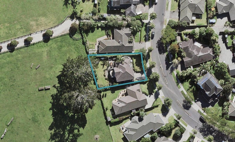 46 Te Wharau Drive, Greenhithe, Auckland - Carousel 1