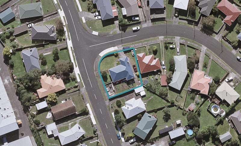 2 Clearmont Crescent, Blagdon, New Plymouth - Carousel 1