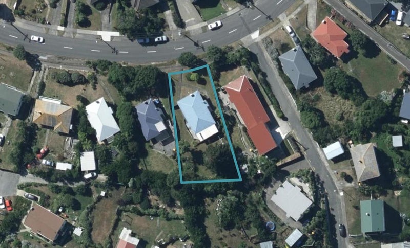 15 Pikarere Street, Titahi Bay, Porirua - Carousel 1