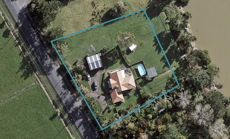 38 Parkhurst Road, Helensville, Helensville - Carousel 1