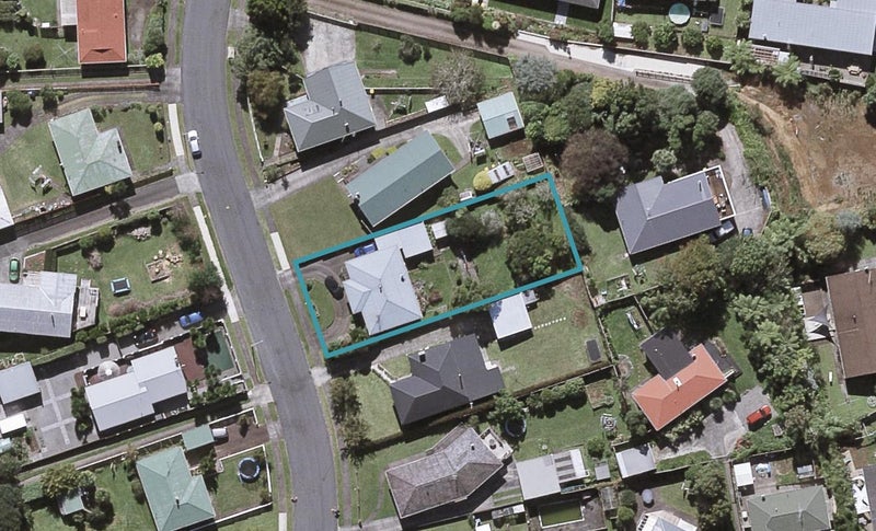 8 Thames Street, Welbourn, New Plymouth - Carousel 1