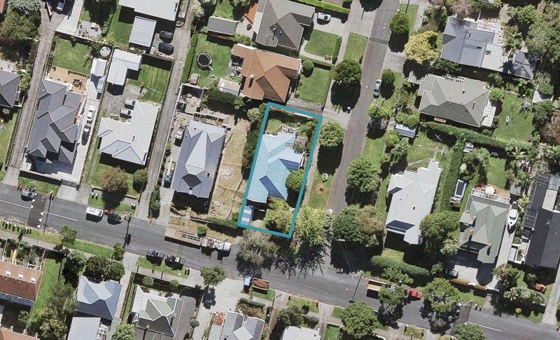 2 Ngapawa Street, Sandringham, Auckland - Carousel 1