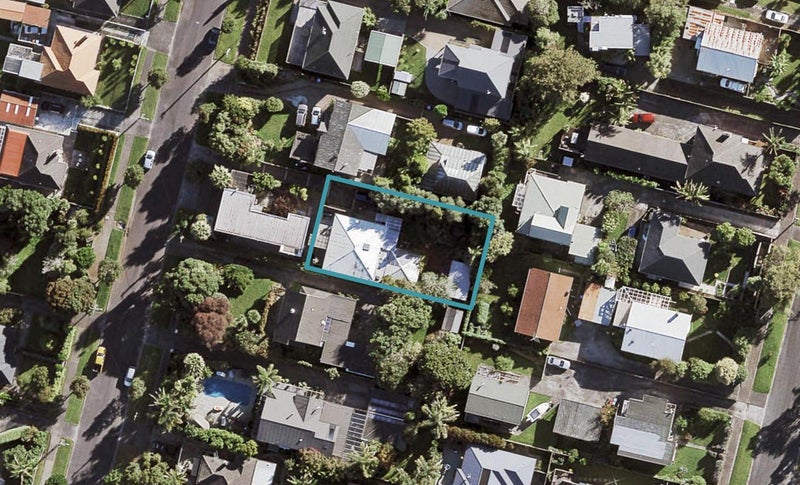 16 Seaside Avenue, Waterview, Auckland - Carousel 1