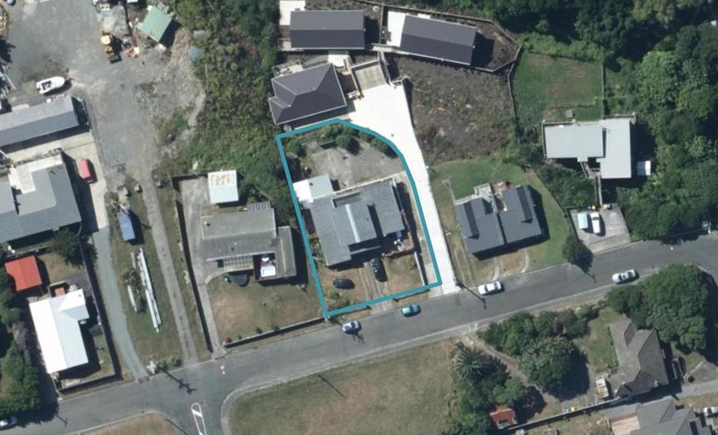 12 Puaha Street, Takapuwahia, Porirua - Carousel 1
