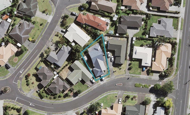 9 Maurice Borich Place, Henderson, Auckland - Carousel 1