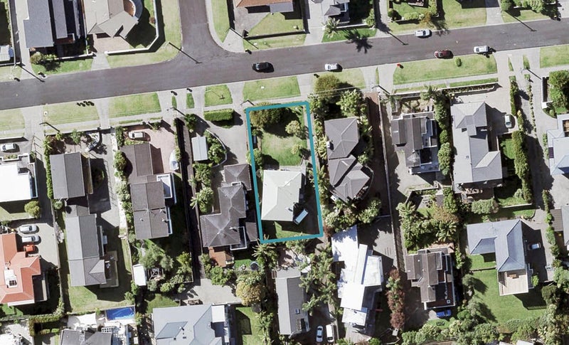 23 Hyde Road, Rothesay Bay, Auckland - Carousel 1