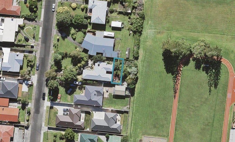 7/17 Kingdale Road, Henderson, Auckland - Carousel 1
