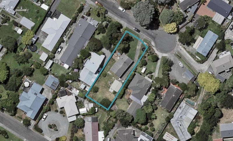 8 Konini Grove, Raumati Beach, Paraparaumu - Carousel 1