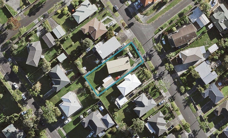 29 Rosamund Avenue, New Windsor, Auckland - Carousel 1