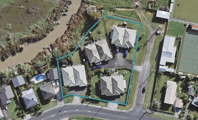 2/30 Awaroa Road, Helensville, Auckland - Carousel 1