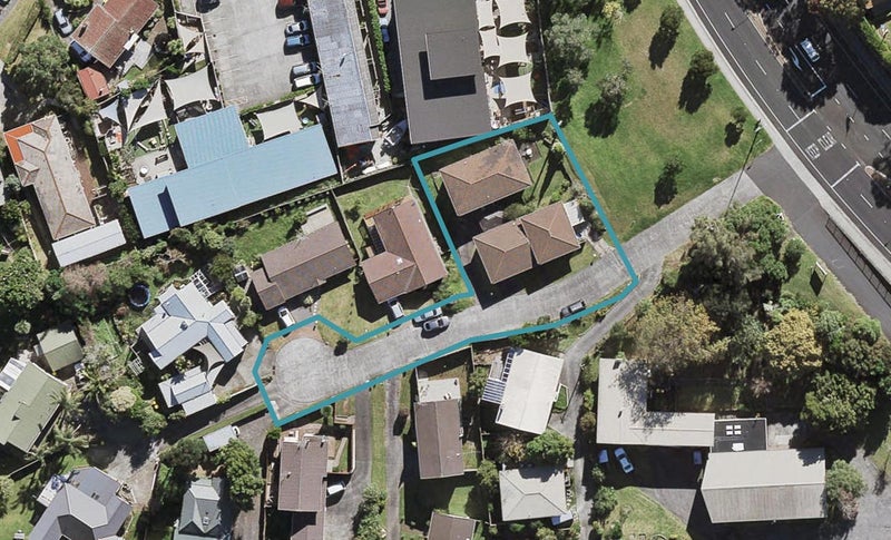 2/18 Clare Place, Glenfield, Auckland - Carousel 1