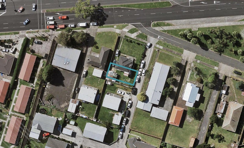 1C Fulton Crescent, Otara, Auckland - Carousel 1