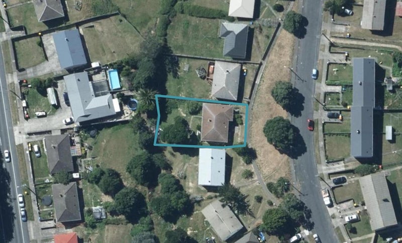 40 Hereford Street, Cannons Creek, Porirua - Carousel 1